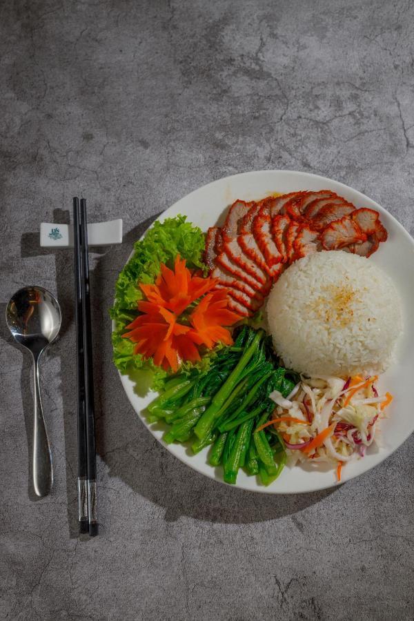 Khách sạn Halios