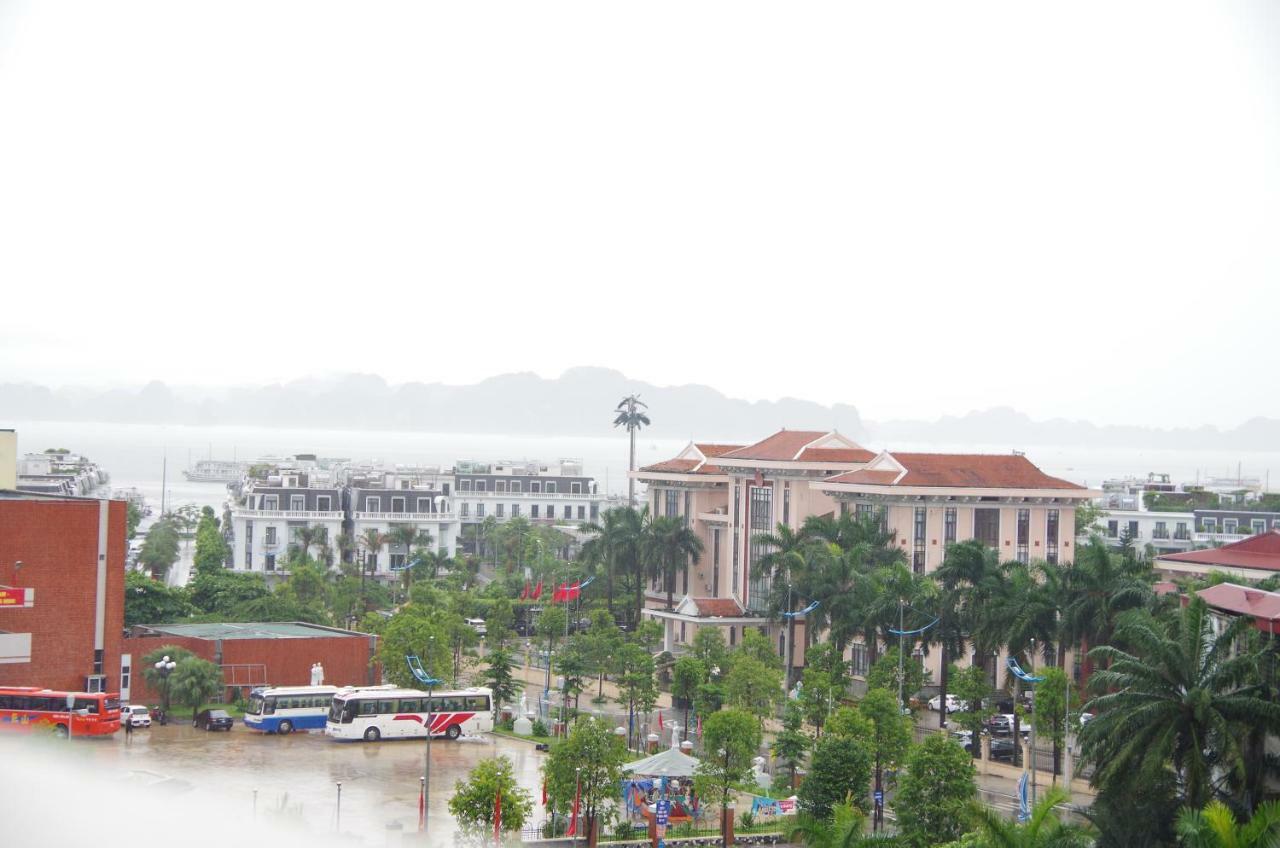 Halios Halong 3*